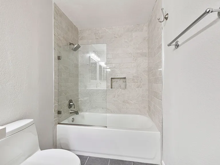 505 S Farrell Dr #D20 — Photo 18