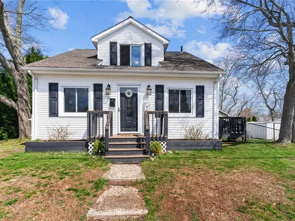 18 Mason St, West Warwick, RI 02893