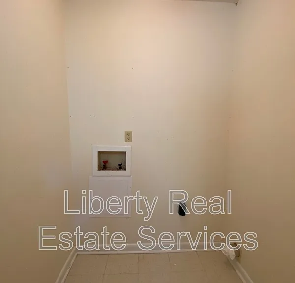 646 Fleming Rd — Photo 6