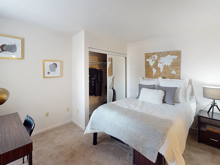 The Village at Chandler Crossings - Furnished Student Living - Priced Per Room — Photo 10