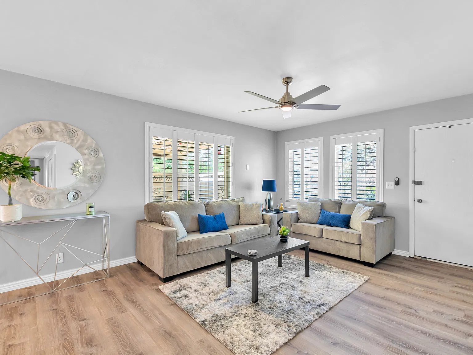 3 bed, 1115 sqft, $2,200 — Photo 1