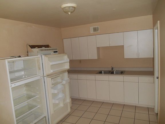 3rd image of 2328 Franklin St
