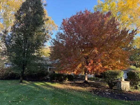 208 Tucker Dr, Worthington, OH 43085