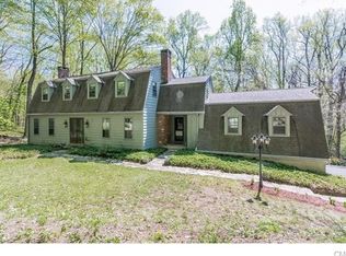 86 Sanfordtown Rd, Redding, CT 06896