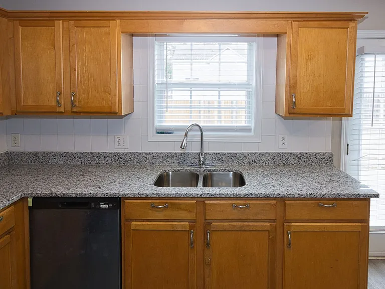 3292 Shady Valley Ct — Photo 16