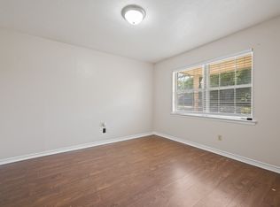 808 Thompson Dr, Saginaw, TX 76179
