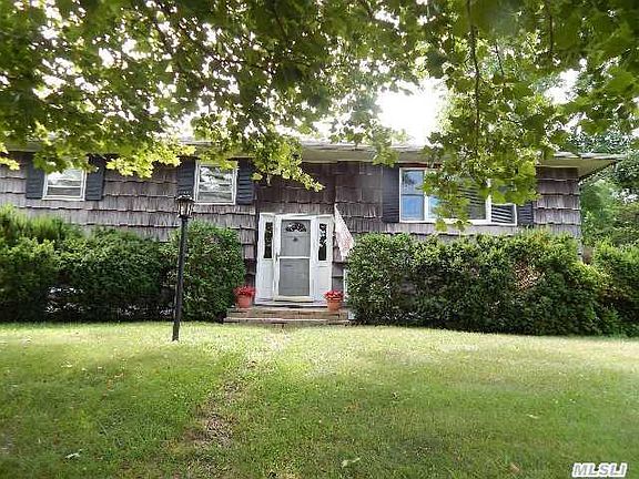 4th image of 22 Linda Ln