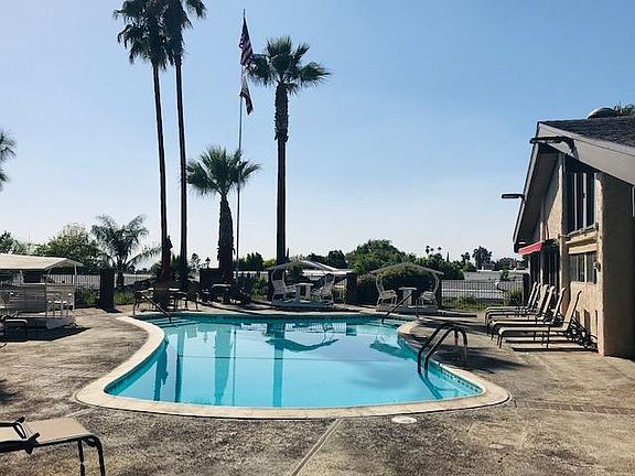 4th image of 4040 E Piedmont Dr #126