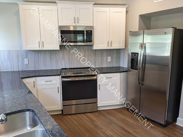 920 Ward Pkwy — Photo 6