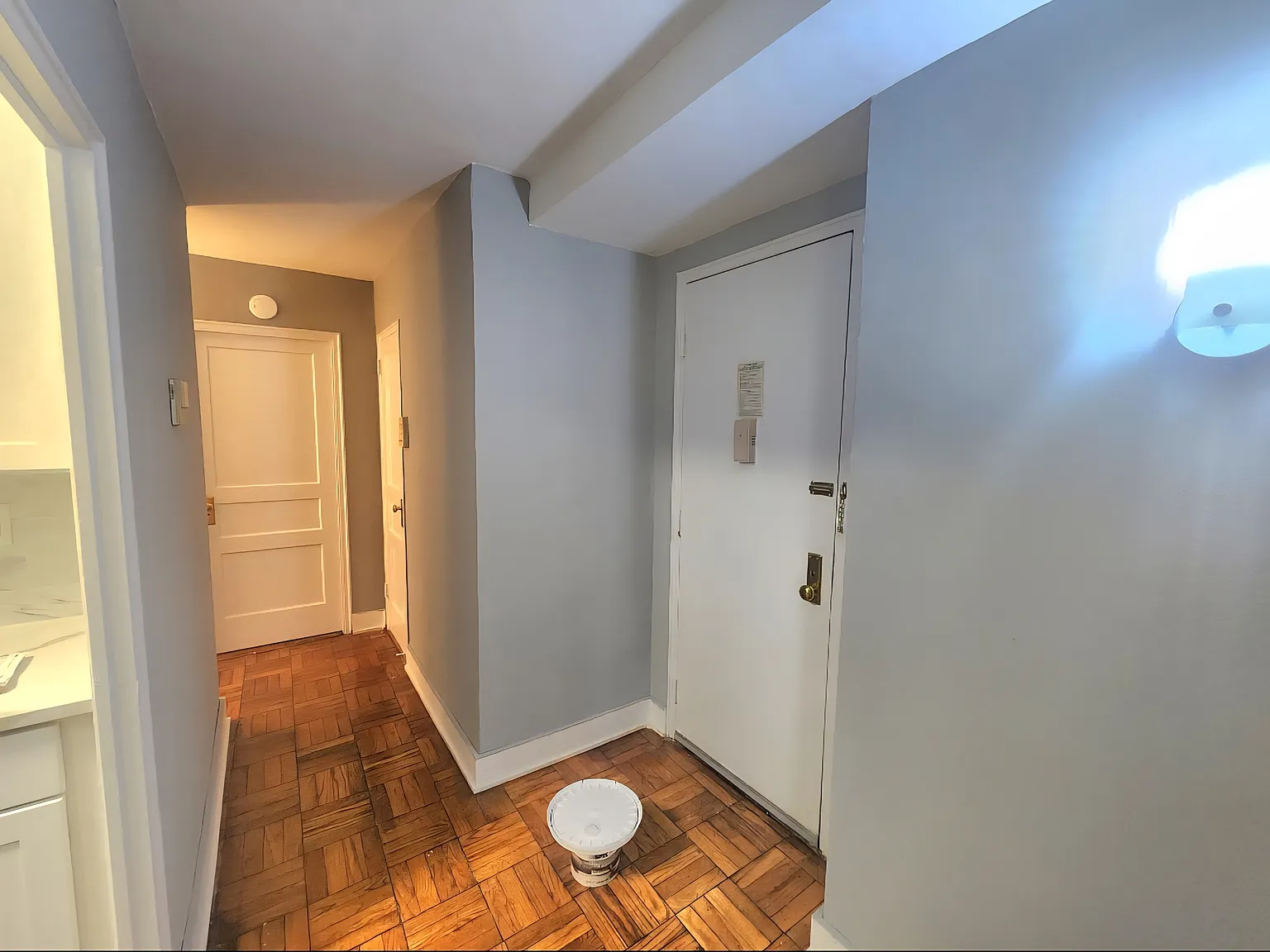 1 bed, 883 sqft, $2,350 — Photo 2