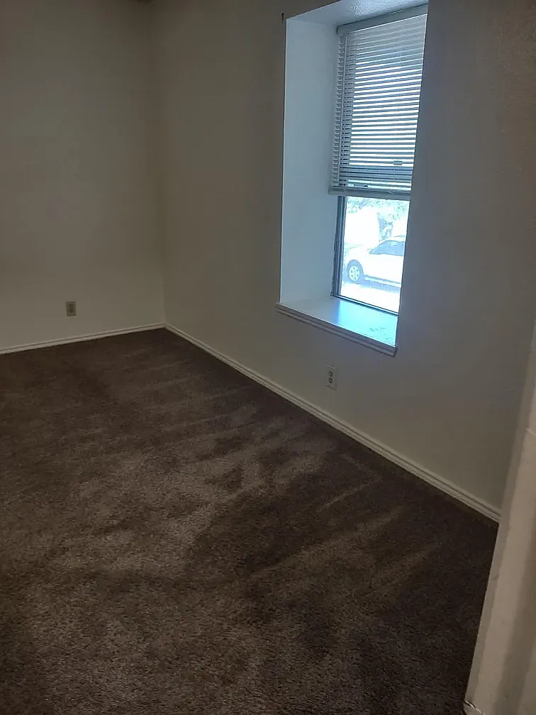 1 bed, 750 sqft, $1,050 — Photo 4