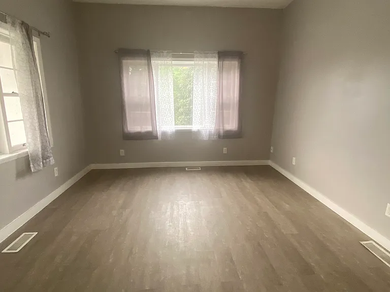 754 1st Ave #2 — Photo 9