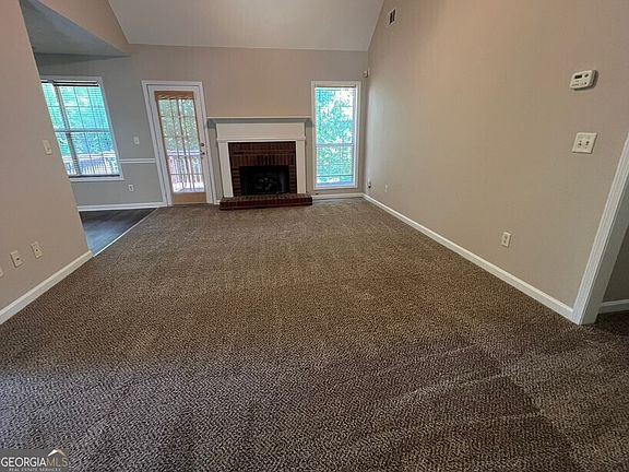 2nd image of 1157 Chateau Ter