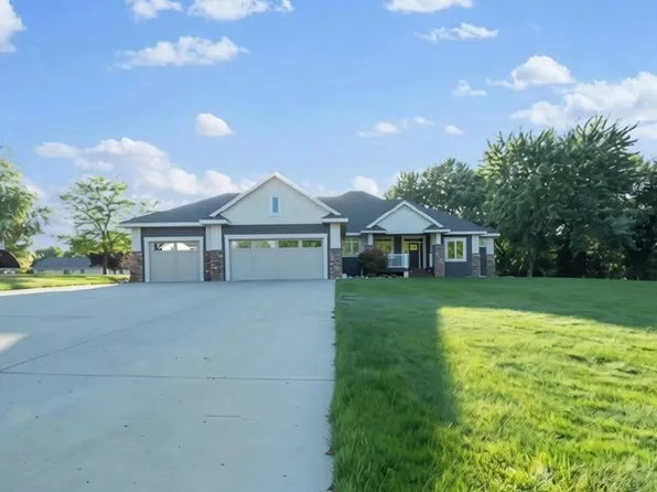 1890 Ridgewood Dr NW, Alexandria, MN 56308