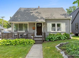 1438 Eastlawn Rd SE, East Grand Rapids, MI 49506