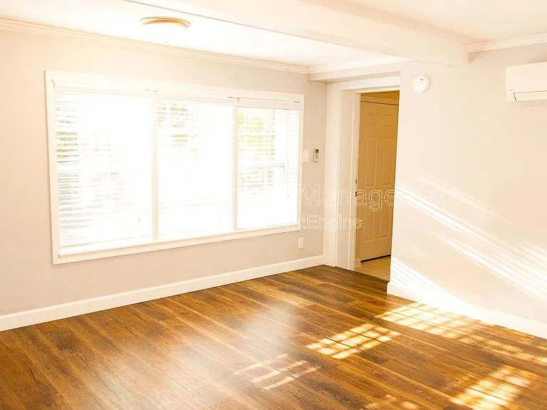 1711 Ashton St — Photo 26