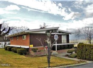 616 Grandview Ave, Sunnyside, WA 98944
