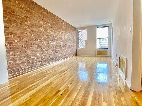 4th image of 506 Amsterdam Ave #1