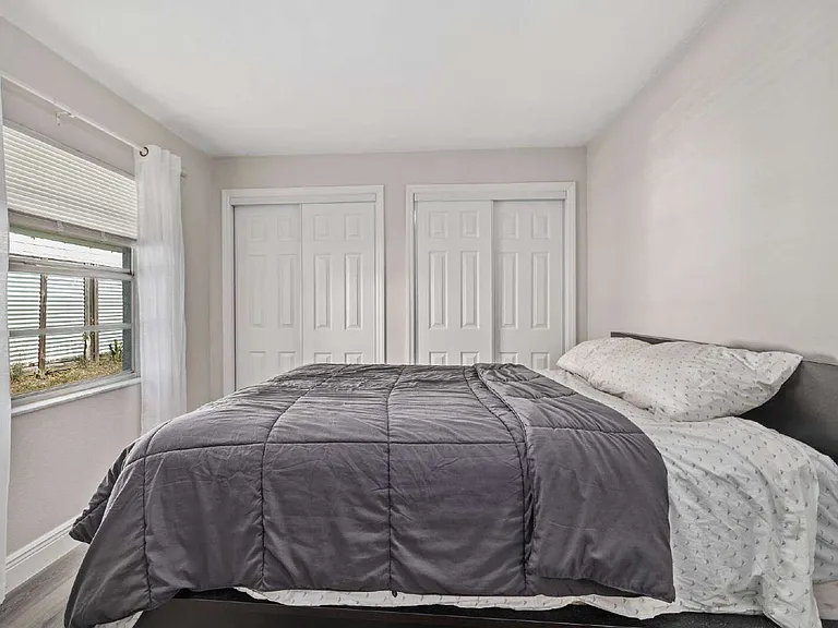 112 W Stanley St — Photo 16