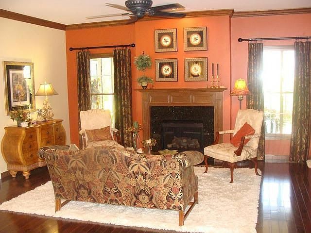 2nd image of 23 Eleanor Ln