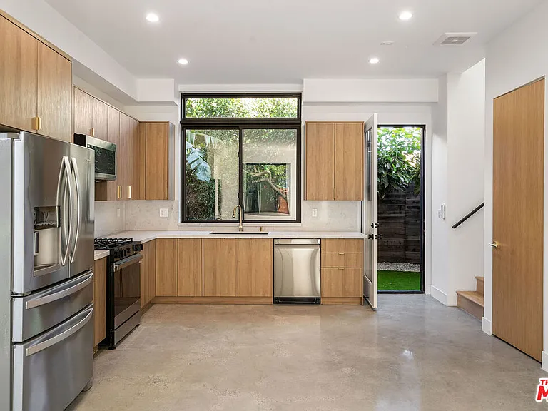 3909 W Exposition Blvd — Photo 5
