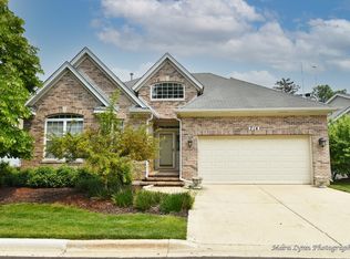 714 Viewpointe Dr, St Charles, IL 60174