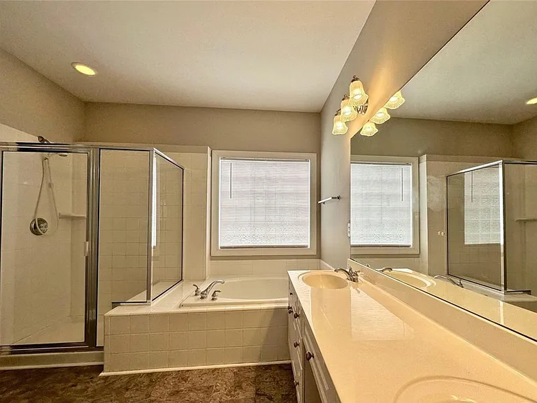 11531 McGinns Trace Ct — Photo 14
