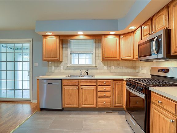 2nd image of 59 Keefer Way