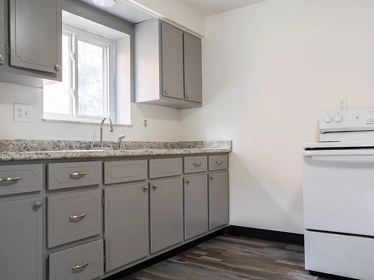 501-712 Farview Dr — Photo 2