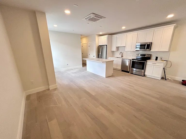 120 Emerson St #2 — Photo 18