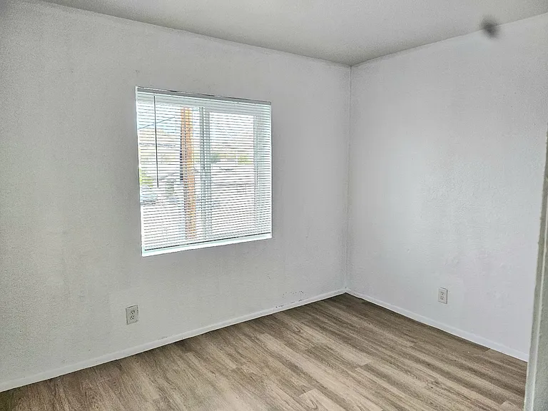 510 E Hatcher Rd #201 — Photo 14