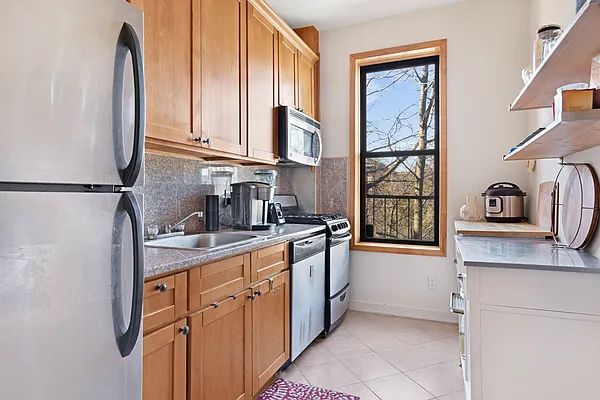 Rented by Compass | media 7