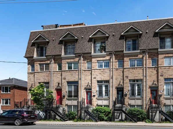 1079 Broadview Ave, Toronto, ON M4K 2S4