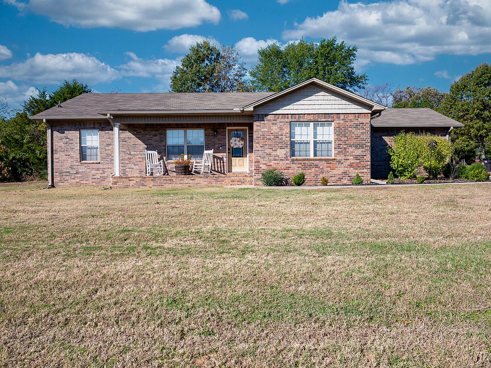 1st image of 578 Stonegate Dr