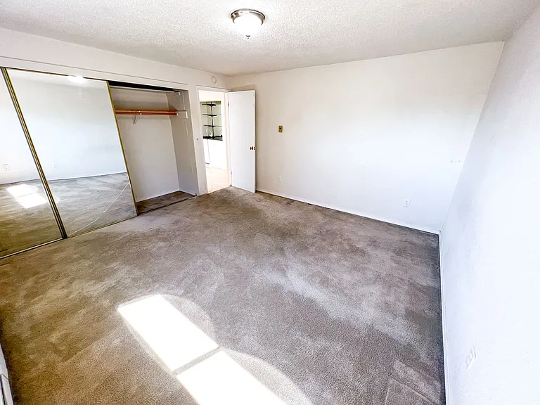 Annaron Apartments — Photo 42