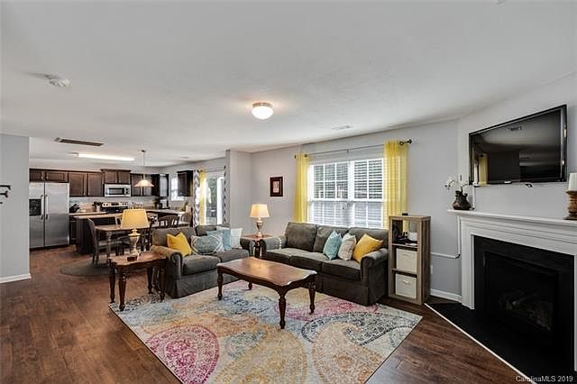 1st image of 114 Harvest Pointe Dr