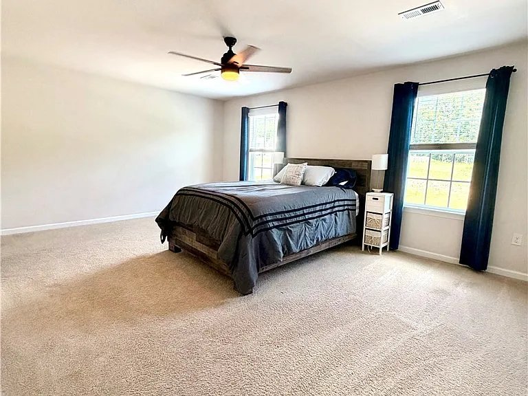 305 Robert Pl — Photo 17