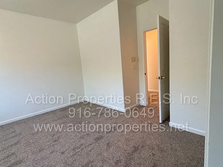 320 Bettencourt Dr — Photo 12