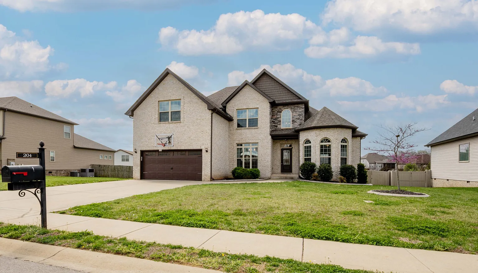 204 Bluebriar Trce photo 1