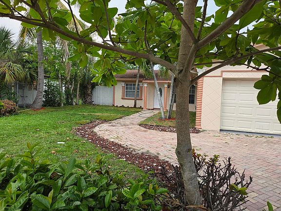 4th image of 7601 Kimberly Boulevard