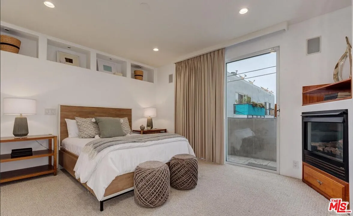 2 bed, 2.5 bath, 2368 sqft, $20,000 — Photo 4