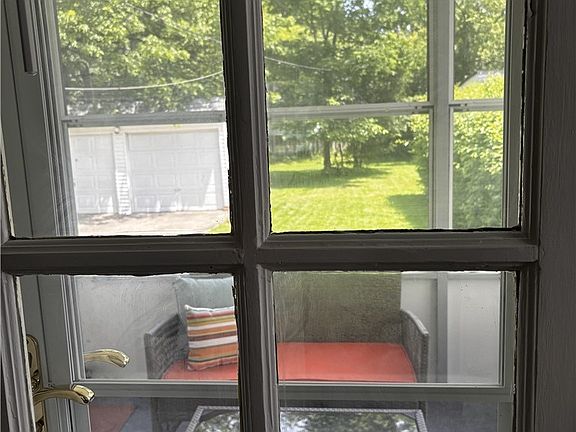 5th image of 2223 Cranston Rd
