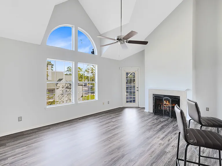 6178 Westgate Dr #304 — Photo 12