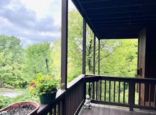 1 Baltusrol UNIT 9, Vernon, NJ 07462