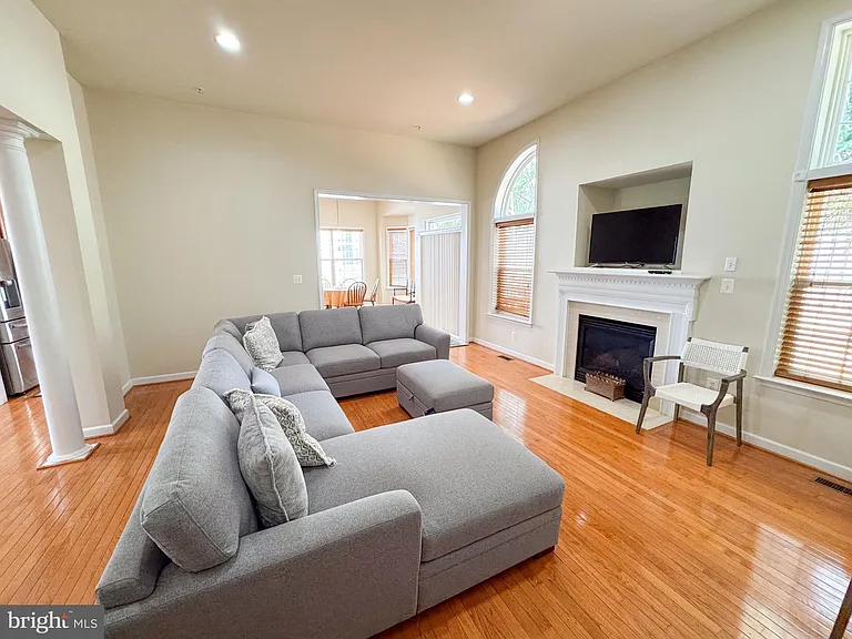 198 Hidden Forest Ct — Photo 10