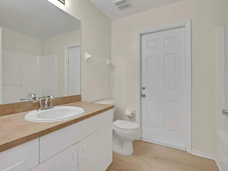 2124 NW 18th Ave — Photo 15