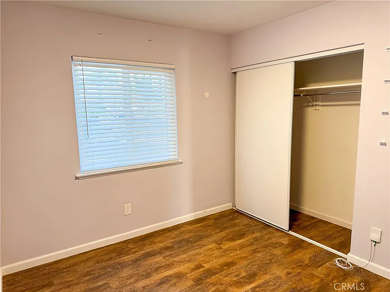 22908 Lull St — Photo 9