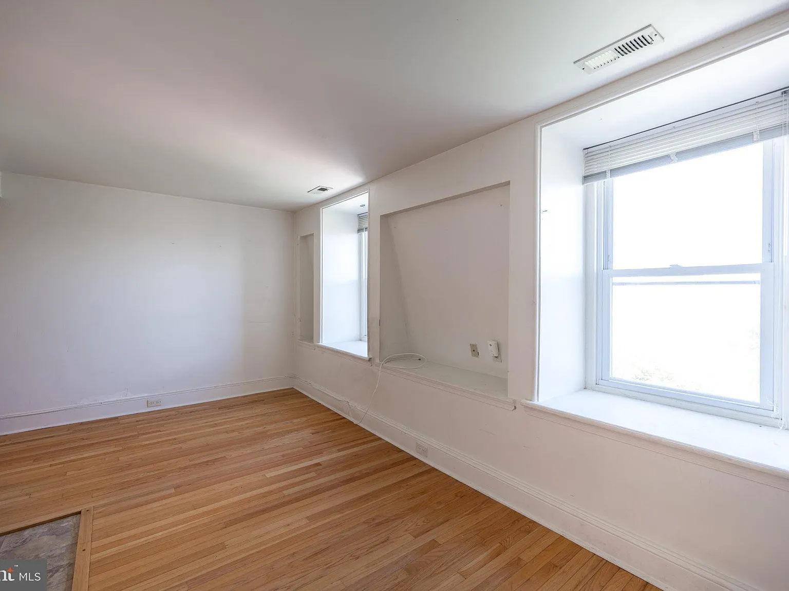 1728 Green St — Photo 4