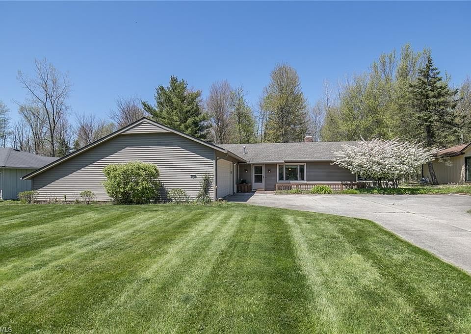 1st image of 15276 Forest Park Dr
