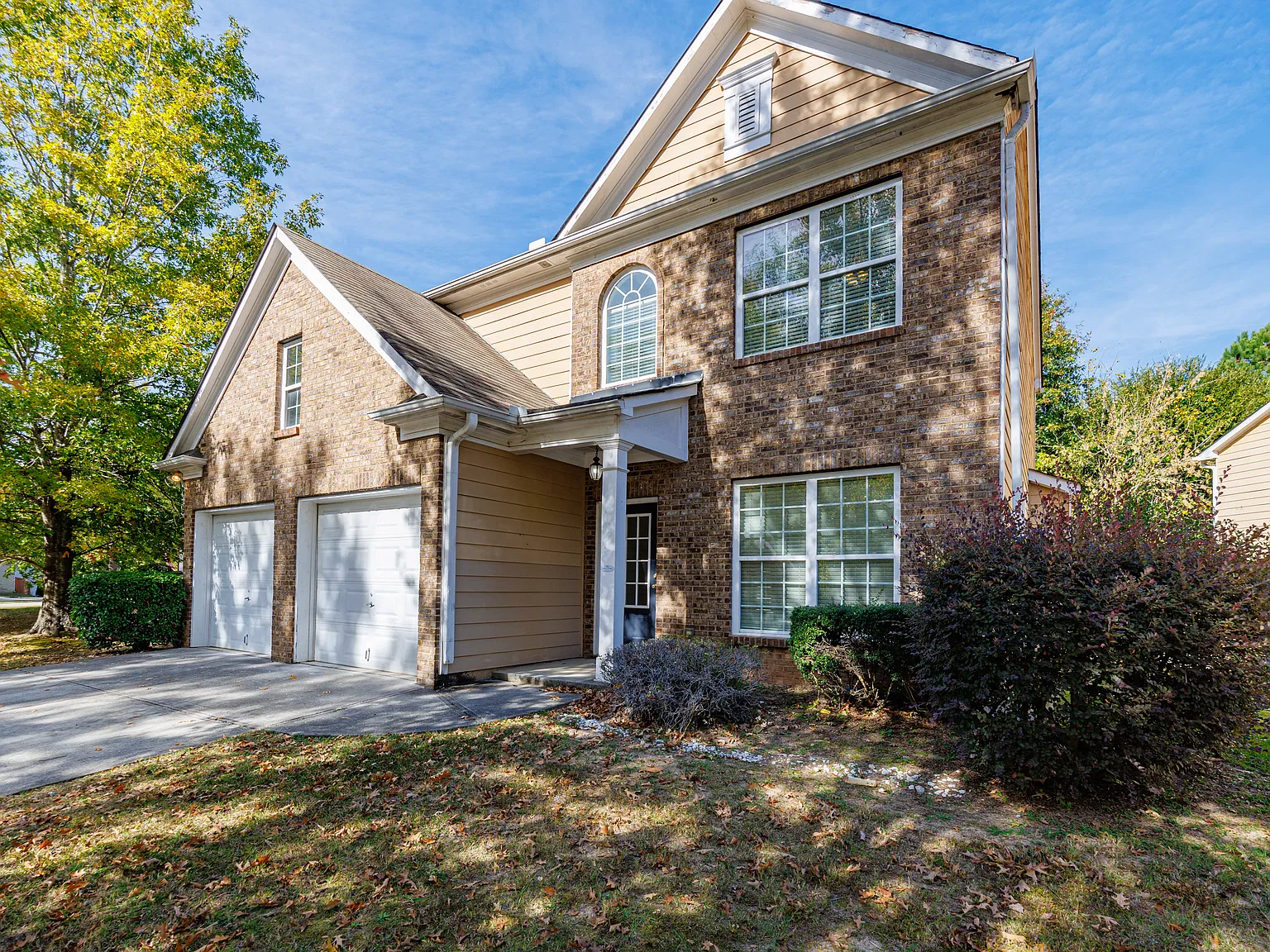 4 bed, 2.5 bath, 2000 sqft, $2,150 — Photo 2